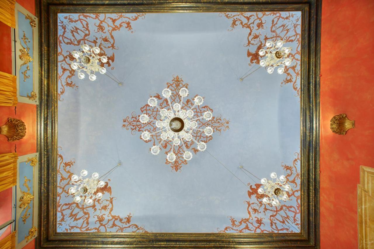 ボローニャ Palazzo Di Alcina - Residenza D'Epoca - Luxury- Bed & Breakfast エクステリア 写真