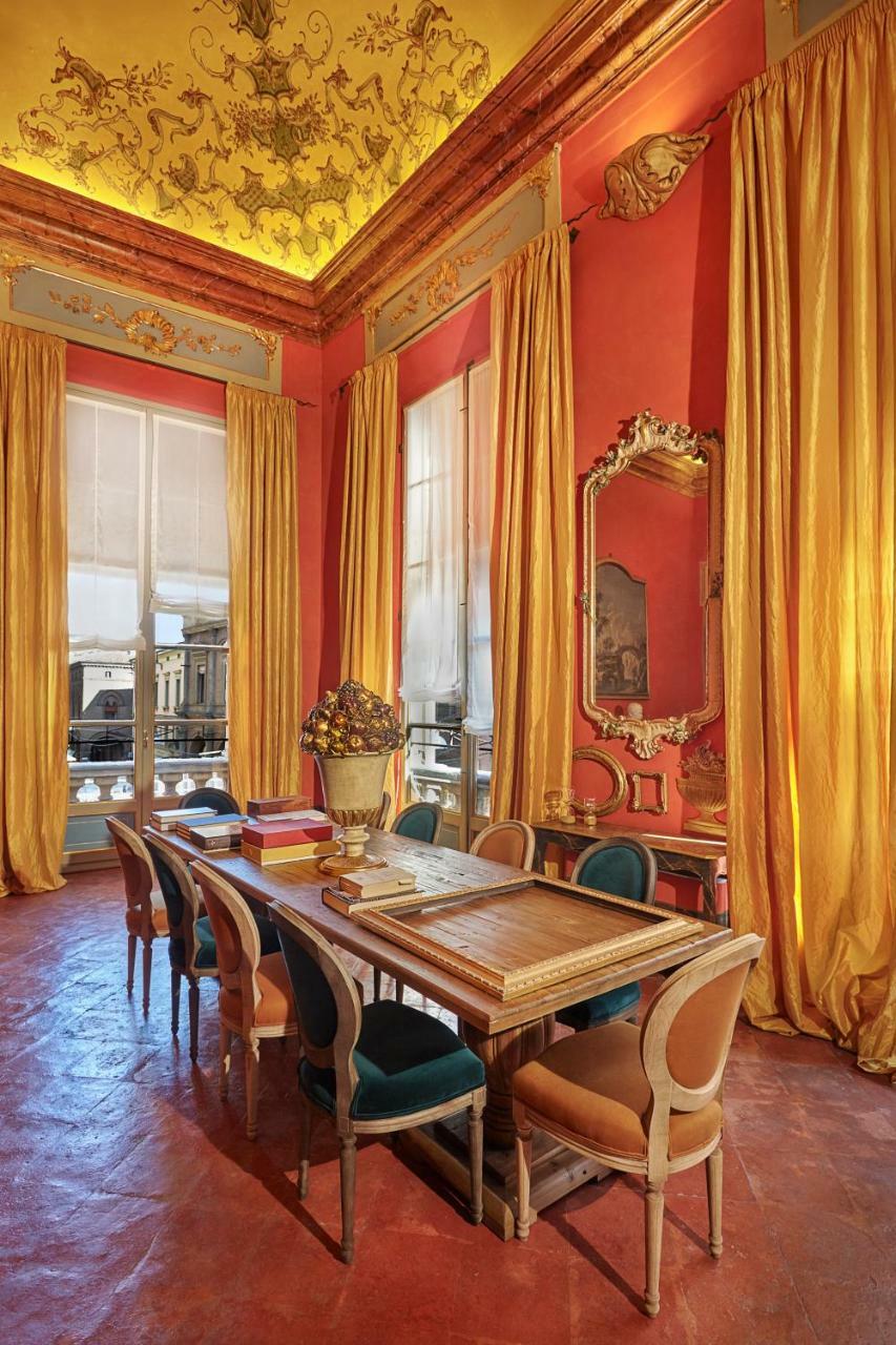ボローニャ Palazzo Di Alcina - Residenza D'Epoca - Luxury- Bed & Breakfast エクステリア 写真