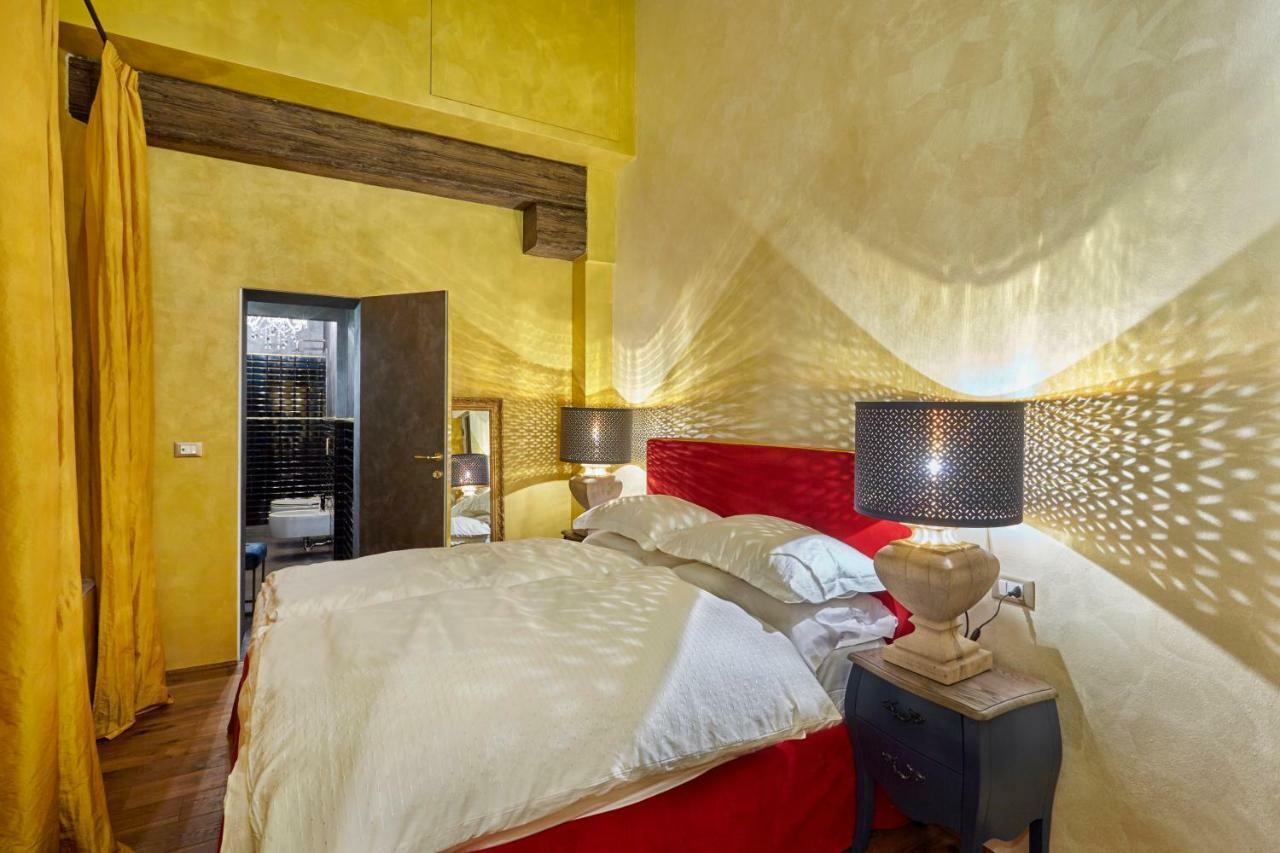 ボローニャ Palazzo Di Alcina - Residenza D'Epoca - Luxury- Bed & Breakfast エクステリア 写真