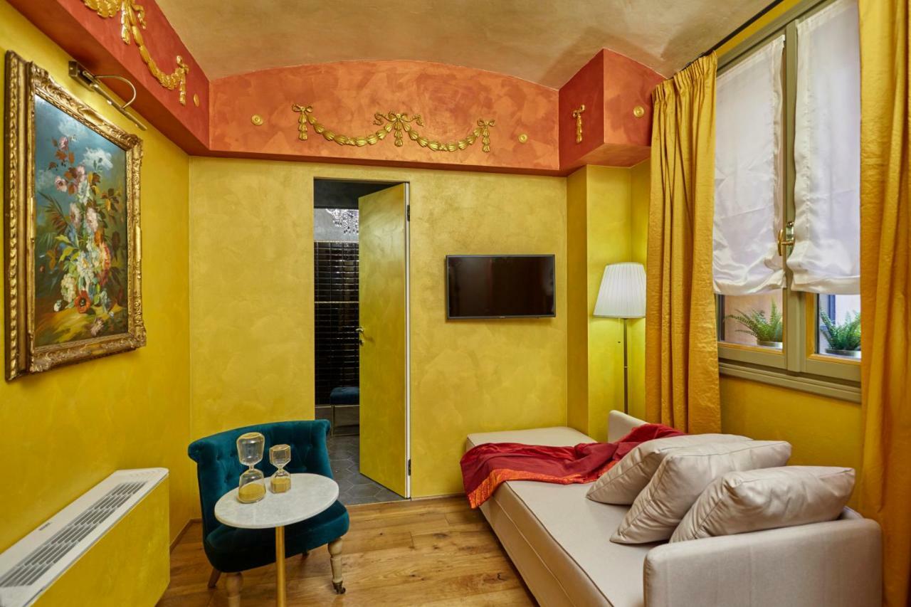 ボローニャ Palazzo Di Alcina - Residenza D'Epoca - Luxury- Bed & Breakfast エクステリア 写真
