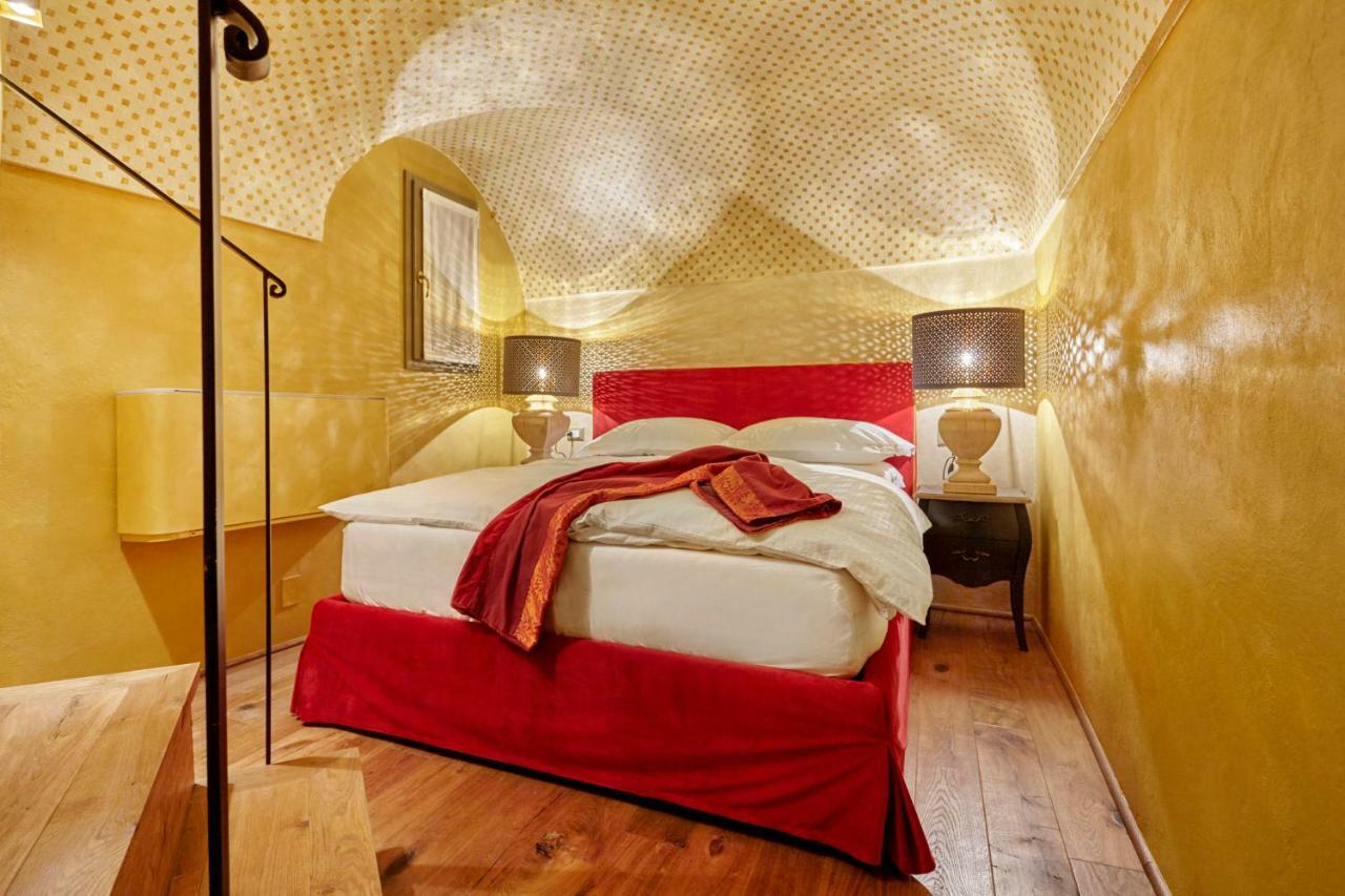 ボローニャ Palazzo Di Alcina - Residenza D'Epoca - Luxury- Bed & Breakfast エクステリア 写真