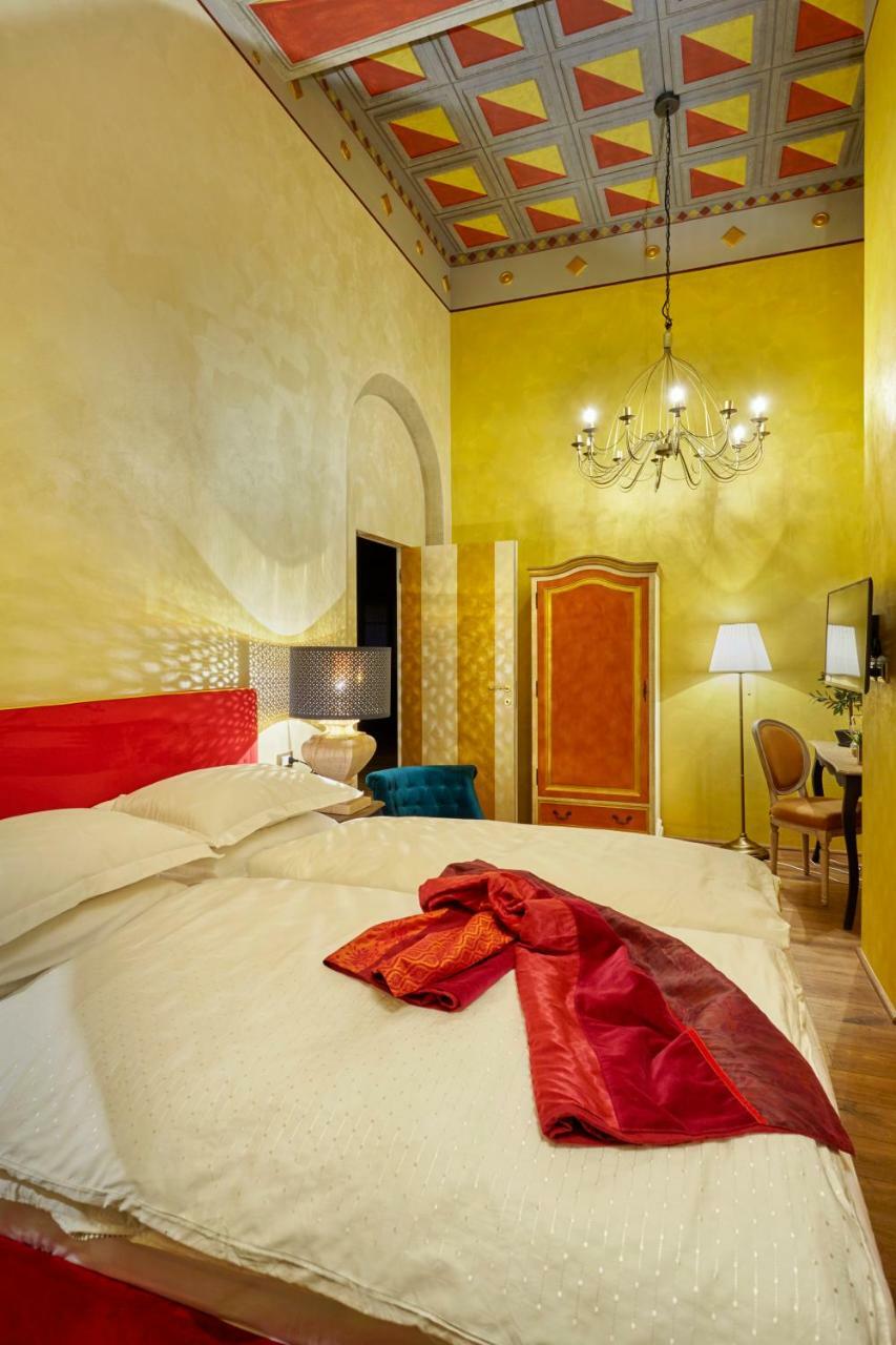 ボローニャ Palazzo Di Alcina - Residenza D'Epoca - Luxury- Bed & Breakfast エクステリア 写真